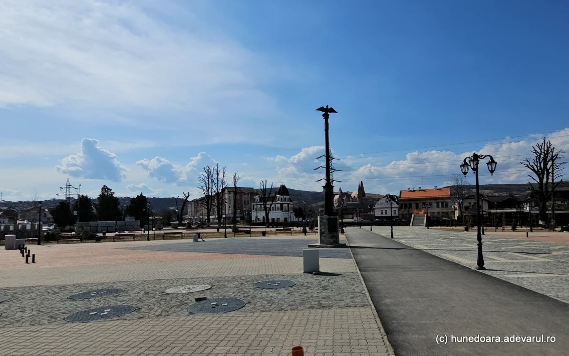 Centrul vechi din Hunedoara, martie 2024  FOTO Daniel Guță  ADEVĂRUL (24) jpg