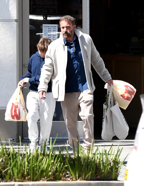 Ben Affleck de Paște cu fiul Samuel, Profimedia (2) jpg