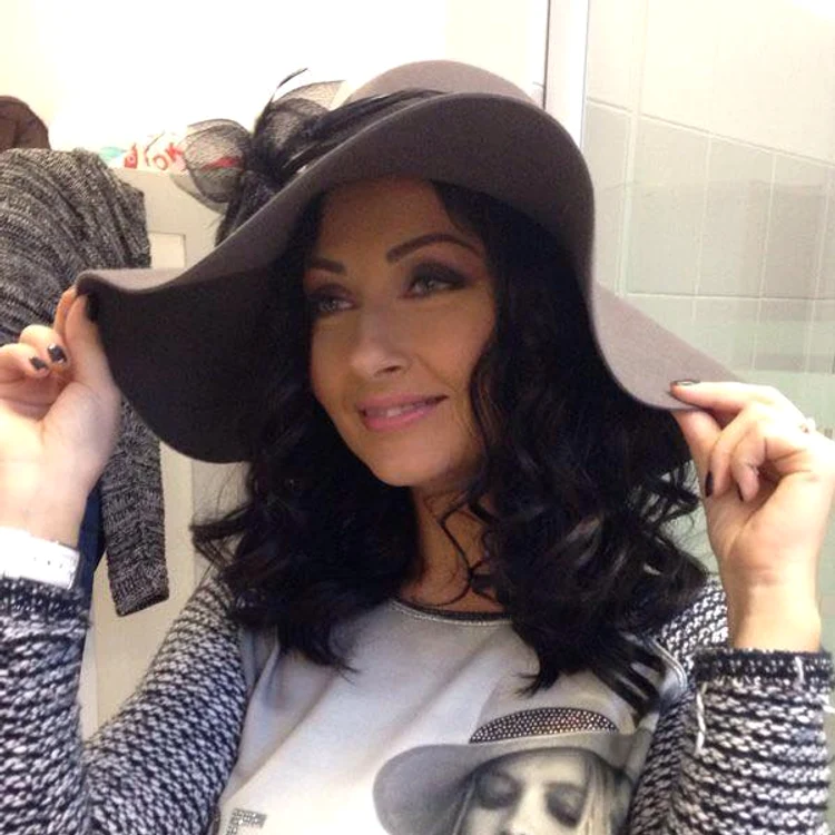 
    Gabriela Cristea este în al nouălea cer de când formează un cuplu cu Tavi ClondaFoto: Arhivă personală  