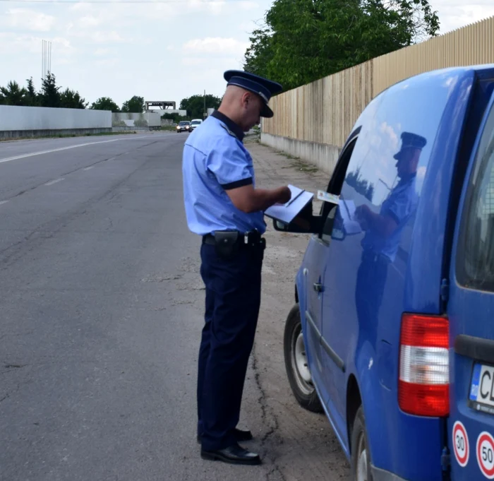 Poliţia a tras pe dreapta sute de şoferi FOTO IPJ Călăraşi