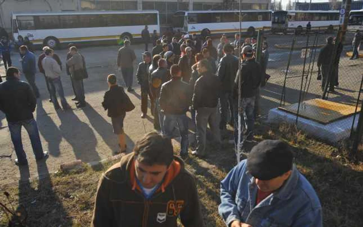 Angajaţii RATB au protestat şi în stradă