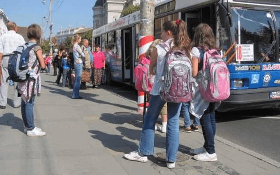 Banii pentru naveta elevilor, în faza de proiect
