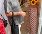 Crina Abrudan l-a rugat pe celebrul hairstylist Laurent Tourette să o ajute și să îi cumpere câteva flori mai speciale așa că acesta a găsit un buchet de floarea soarelui care i s-a potrivit special rochiei fostei prezentatoare TV