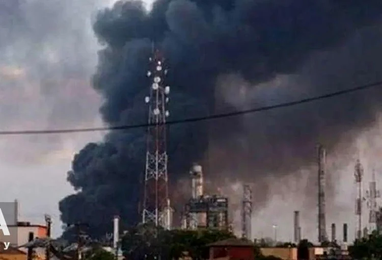 Atac asupra unei rafinării din Iran FOTO: X