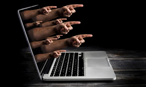 Cyberbullying bullying online FOTO Shutterstock