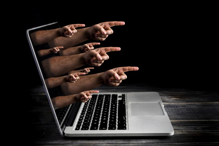 Tot mai mulți copii și tineri sunt victime ale cyberbullyingului. FOTO Shutterstock