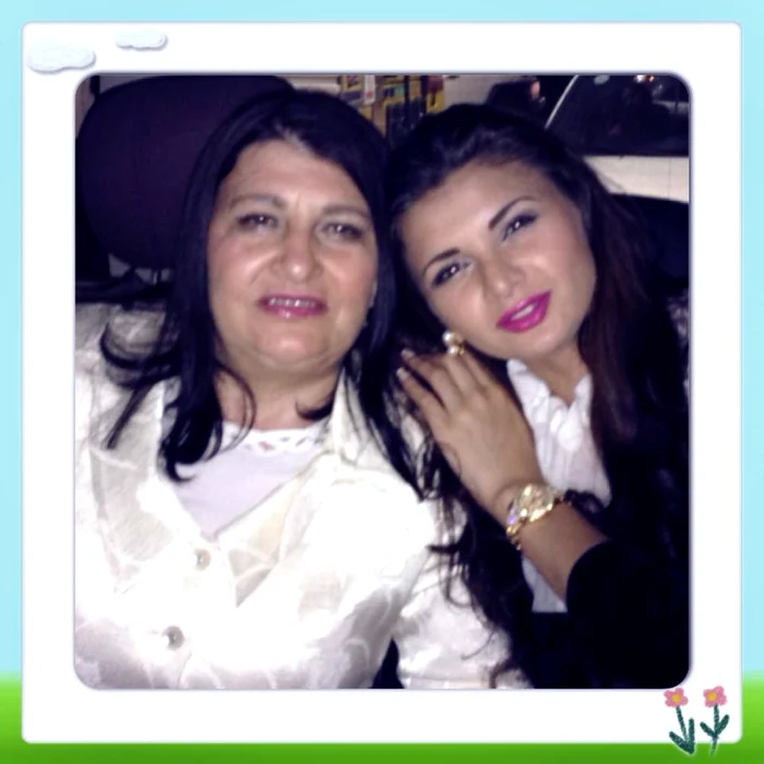 Ramona îi duce dorul mamei pe care a pierdut-oFoto: Facebook