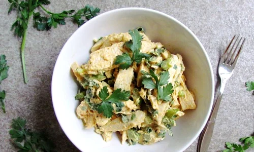 salata picanta cu piept de pui si telina jpeg