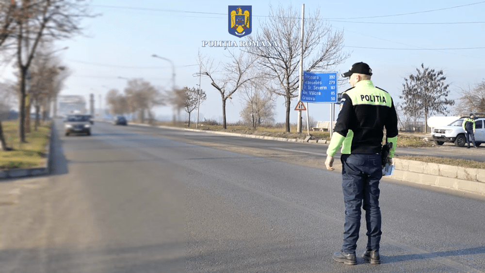 Ziua în care șoferii au primit căști pentru telefon în loc de amenzi VIDEO