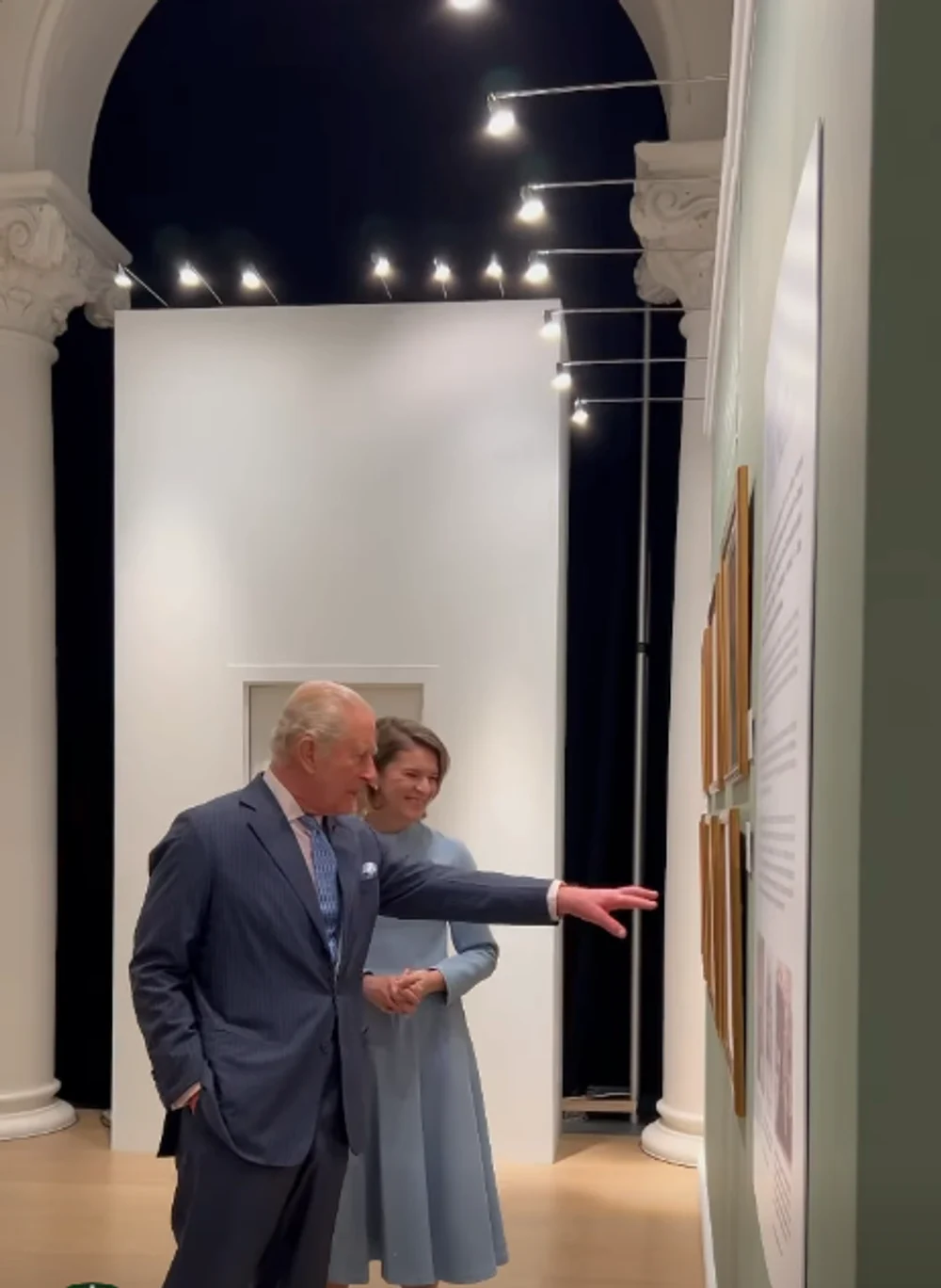 Regele Charles al III-lea a vizitat expoziția „Maria a României. Regina artistă”, deschisă la Londra