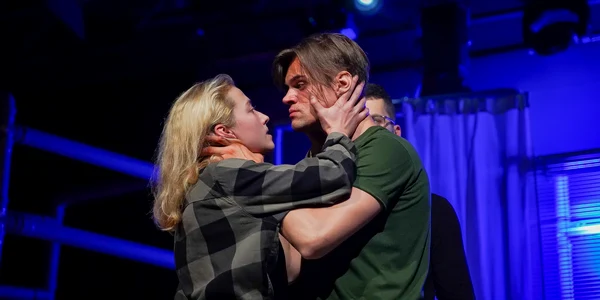 Iulia Alexandra Neacșu & Șerban Ghilvaci  în ORFANI @ Teatrelli 1 oct 02 (photocredit Lavinia Cioacă) jpeg