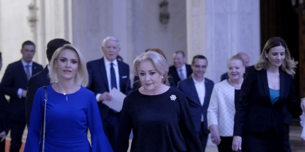 Viorica Dancila Gabriela Firea FOTO Mediafax / Andreea Alexandru