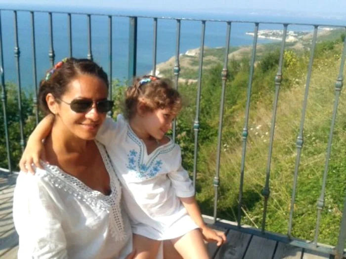 Carmen Trandafir şi fetiţa ei, Ana