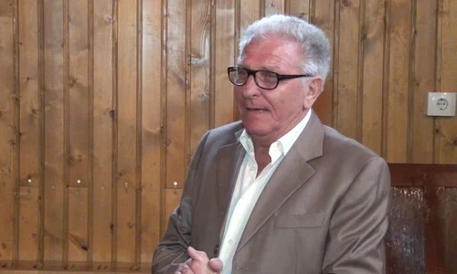 “Pământul s a uscat foarte tare”, spune agricultorul Nicolae Sitaru  jpeg