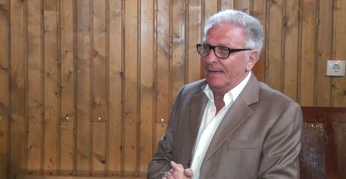 “Pământul s-a uscat foarte tare”, spune agricultorul Nicolae Sitaru 