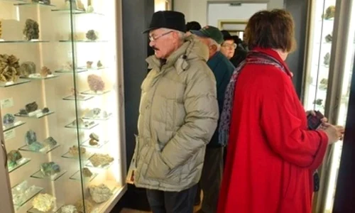 Peste 1 300 de piese din aur nativ, expuse la Muzeul Aurului din Brad, redeschis după cinci ani jpeg