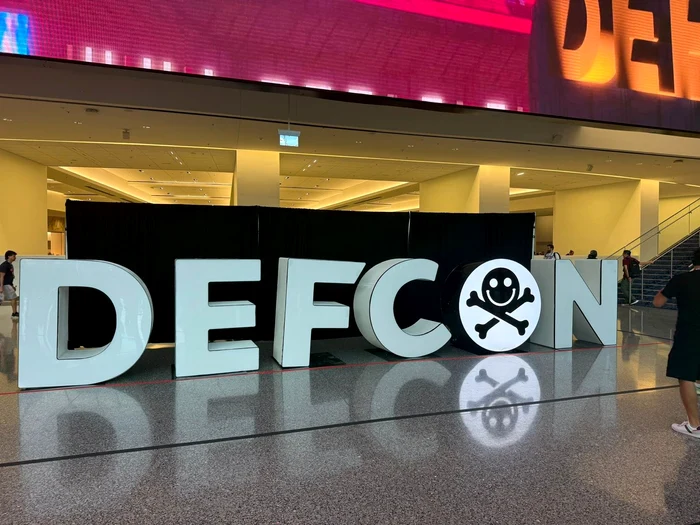 sigla_defcon_foto_arrhiva_dragos_ionica