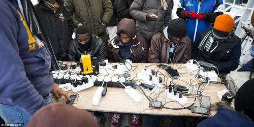 Imigranti in tabara de la Calis FOTO Daily Mail