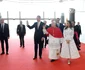 Regina Letizia și Regele Felipe la întâlnirea cu Papa Leon la aeroport. FOTO: Casa Regală spaniolă