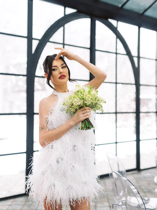 Rochii de mireasă în trend în 2024: Rochia mini. FOTO: White Ruffles Photography