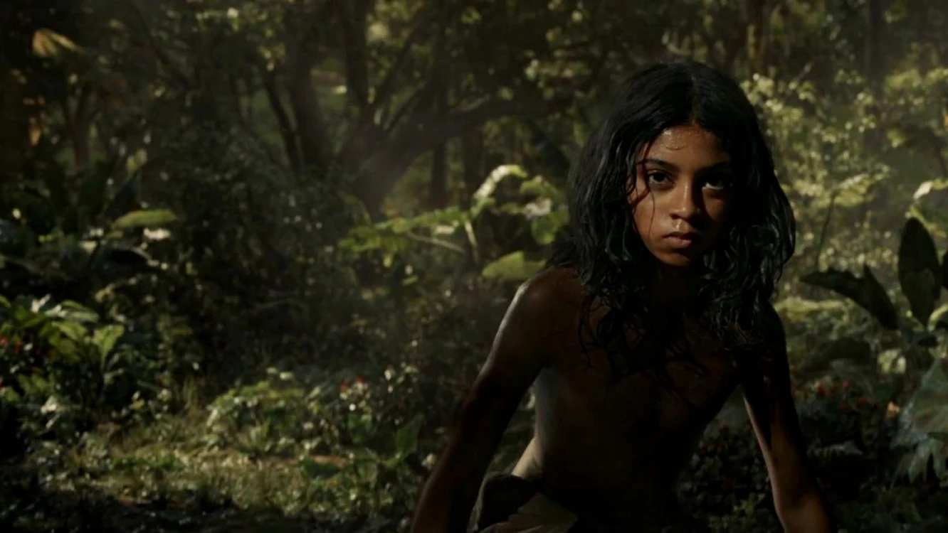 Rohan Chand joacă rolul lui Mowgli în filmul cu acelaşi nume FOTO Warner Bros.