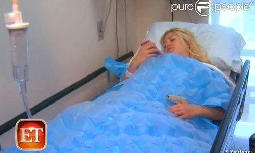 Heidi pe patul de spital (twitter) jpeg
