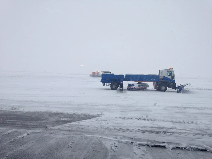 Unul dintre pasageri a declarat că pista nu era deszăpezită la aterizare