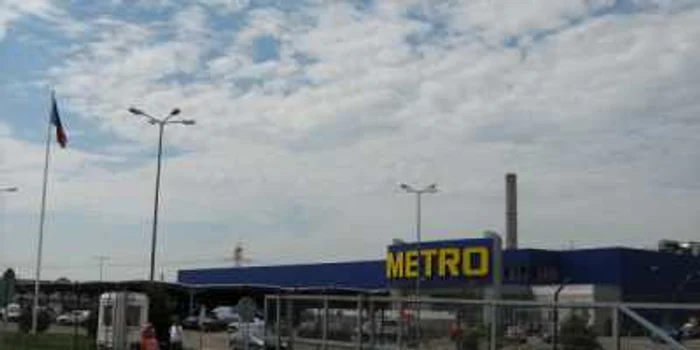 Magazinul a fost afectat de un incendiu pornit de la un scurtcircuit