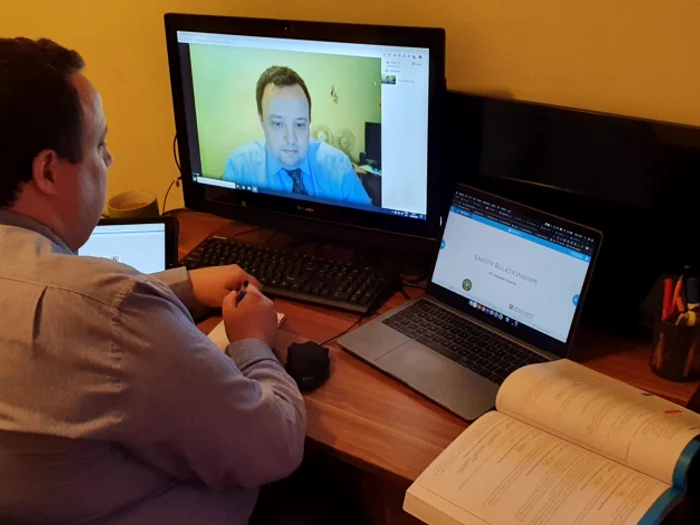 Directorul IT al şcolii a explicat ce măsuri s-au luati pentru a se trece la predarea online