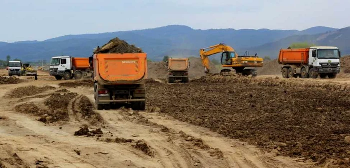 Şantierul autostrăzii. FOTO: ARHIVĂ. Daniel Guţă. ADEVĂRUL.