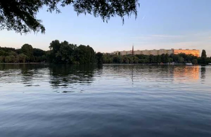 Fotografie parc IOR Alexandru Ioan Cuza lac pentru deomonstraţie exif FOTO Adrian Pogîngeanu