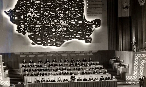 Nicolae Ceauşescu vorbește la primul Congres al Consiliilor populare judeţene şi al preşedinţilor consiliilor populare municipale, orăşeneşti şi comunale, în februarie 1976