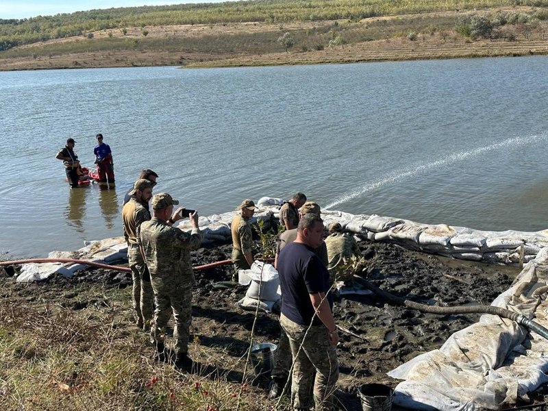 Fragmentele de rachetă găsite într-un lac din R. Moldova conțineau explozibil