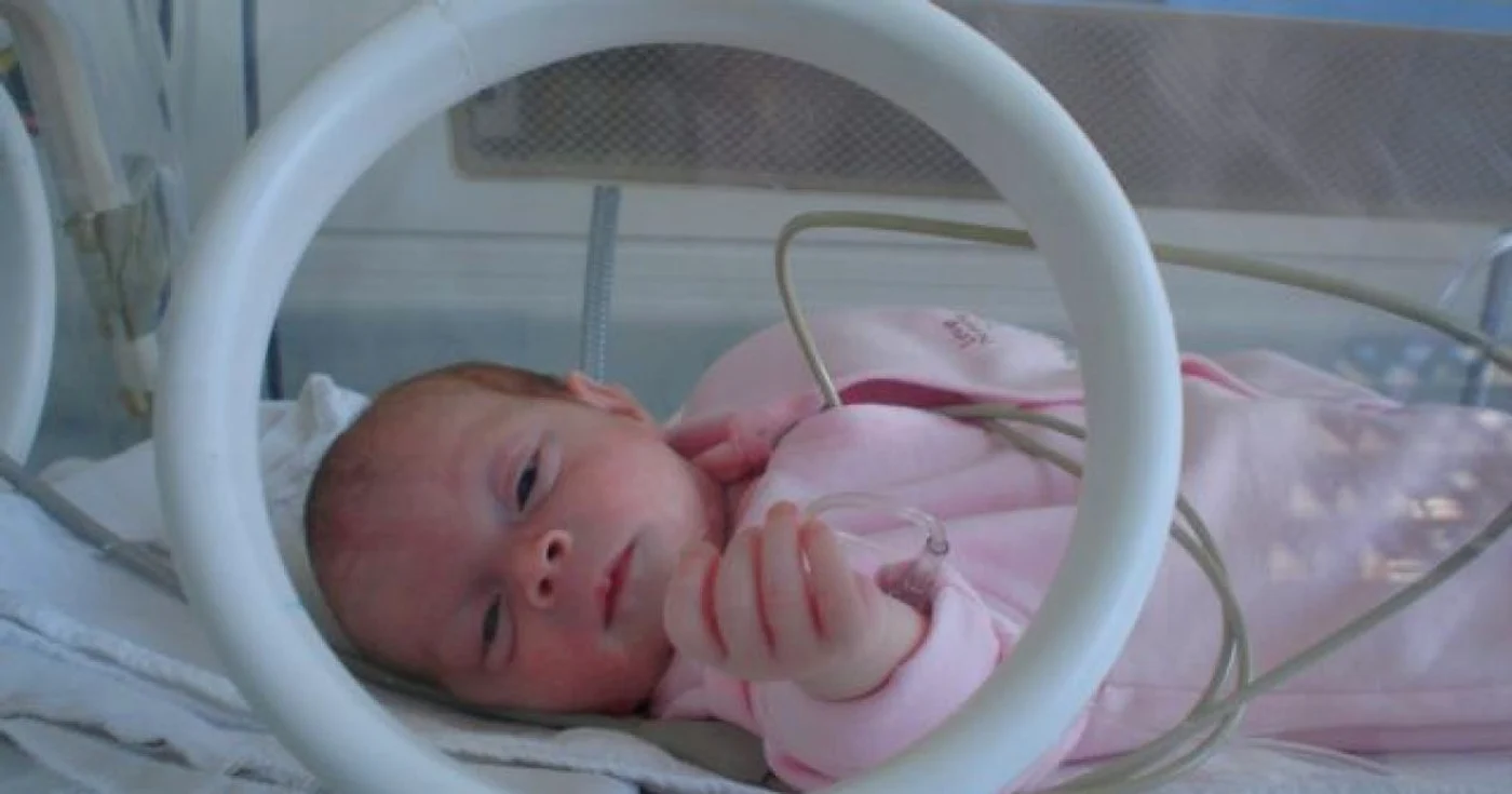 Copiii care se nasc într-o maternitate performantă au şanse mai mari să trăiască 