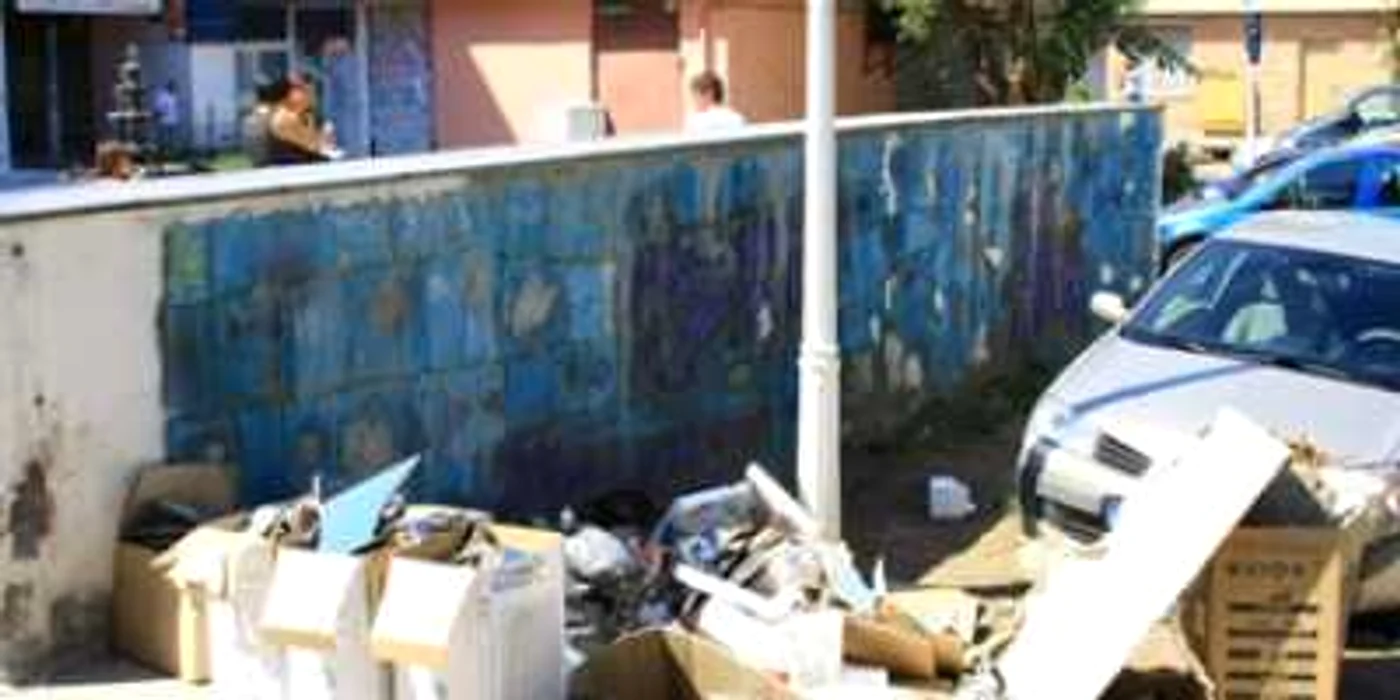 Galati: Lucrare de artă monumentală, folosită pe post de toaletă publică