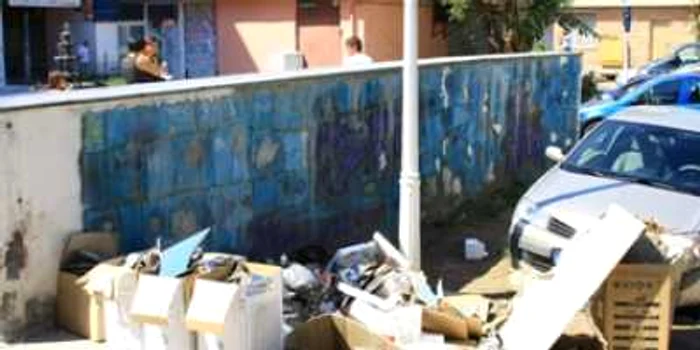 Galati: Lucrare de artă monumentală, folosită pe post de toaletă publică
