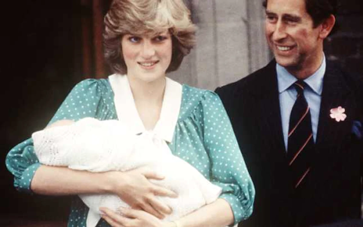 Principesa Diana alaturi de fiul sau William si Principele Charles, iunie 1982