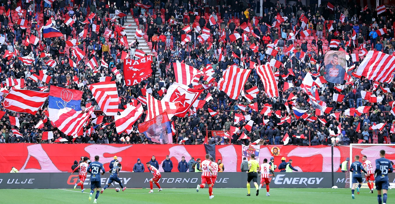Steaua Roșie defilează în campionatul Serbiei. Foto X Crvena Zvezda
