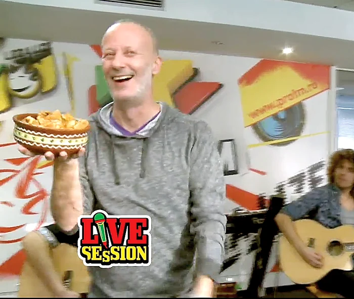 Andrei Gheorghe arată impecabil cu dantura reparată