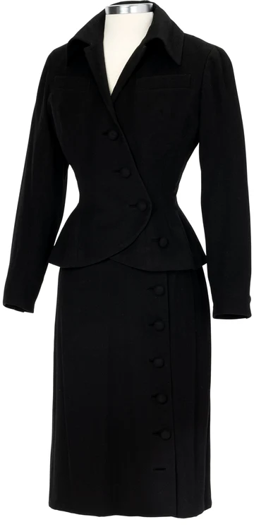 Costumul Christian Dior, vândut cu 449.493 $ (Foto: Profimedia)