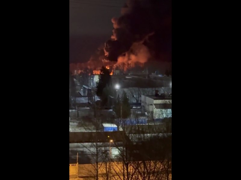 Drone kamikaze ucrainiene au lovit depozite de carburant rusești. Câteva ore mai târziu, rușii au lovit cu rachete în Harkov