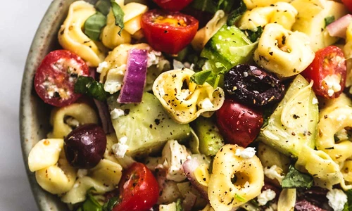 salata cu tortellini jpeg