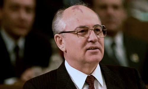 24 august: Gorbaciov demisionează din fruntea Partidului Comunist al Uniunii Sovietice jpeg