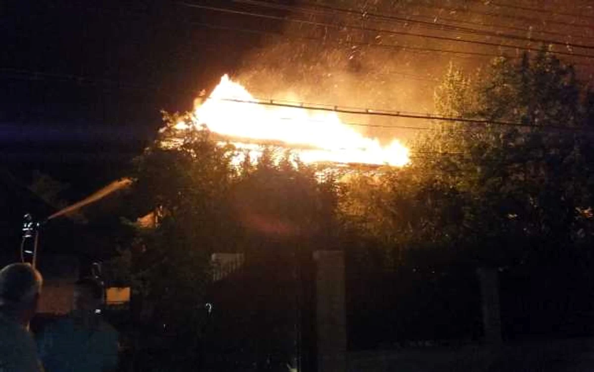Inncendiul ar fi pornit de la o sursă de încălzire necorespunzătoare