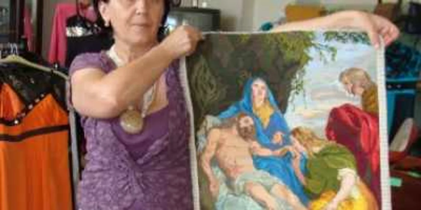 Râmnicu Vâlcea: Asineta Giulescu reproduce operele marilor pictori pe goblenuri