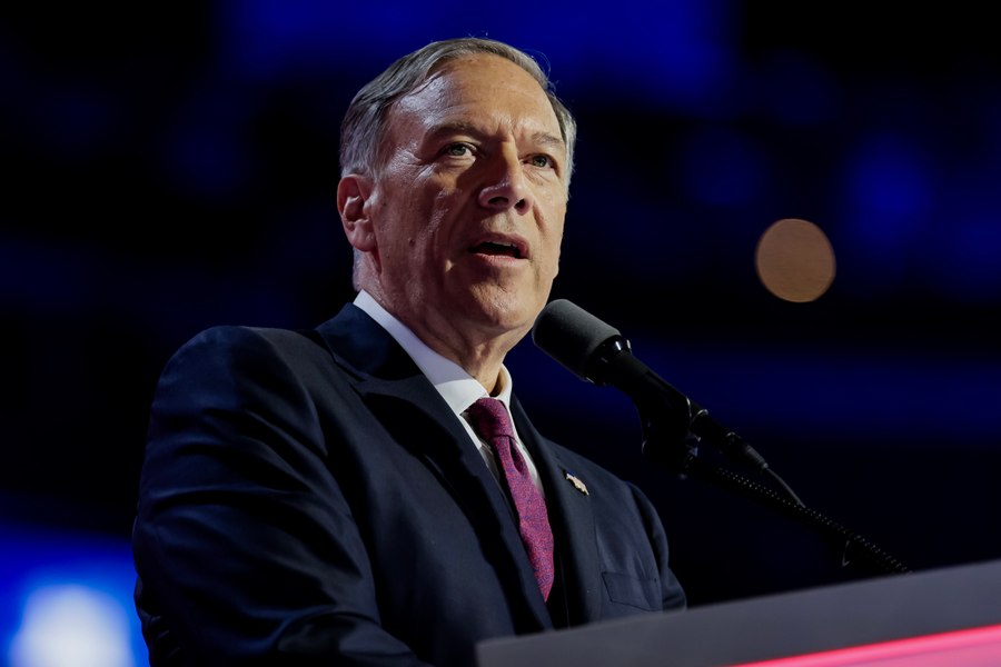 Fostul secretar de stat Mike Pompeo, numit în consiliul consultativ al Fire Point, producătorul rachetei Flamingo