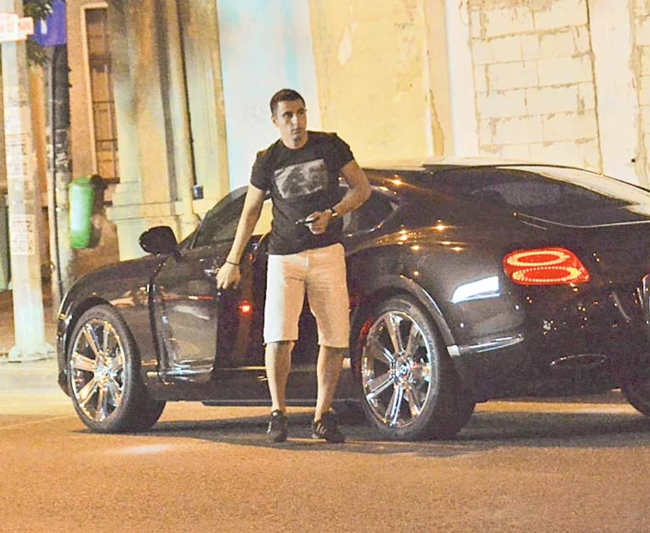 200.000 de euro. Afaceristul Alin Cocoş (29 de ani) este un adevărat aspirator de femei cu această “bijuterie”, un Bentley Continental GT