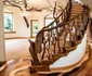 Parcă desprinsă dintr o poveste cu dragoni, casa construită de mai mulţi arhitecţi locali din Oregon se întinde pe o suprafaţă de aproape 9000 de metri şi valorează 7,6 milioane de dolari jpeg