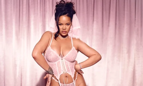 rihanna lenjerie intima roz instagram jpg