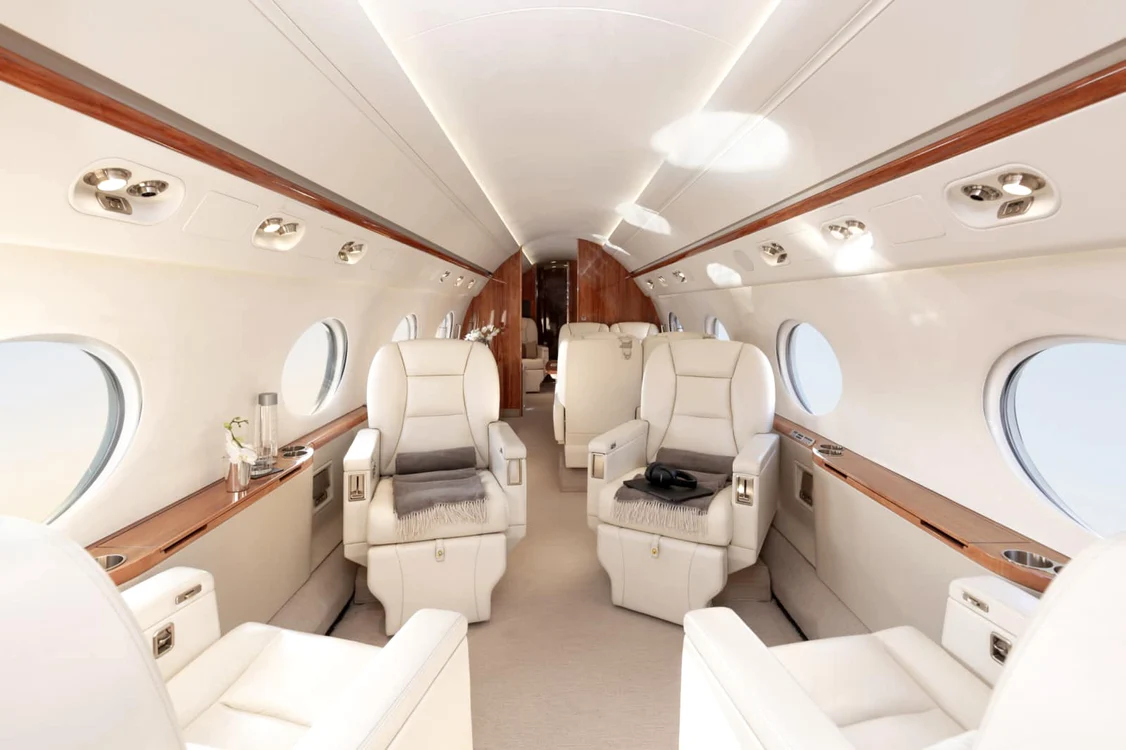 Interiorul avionului de lux închiriat de Klaus Iohannis FOTO: Facebook/BoardingPass